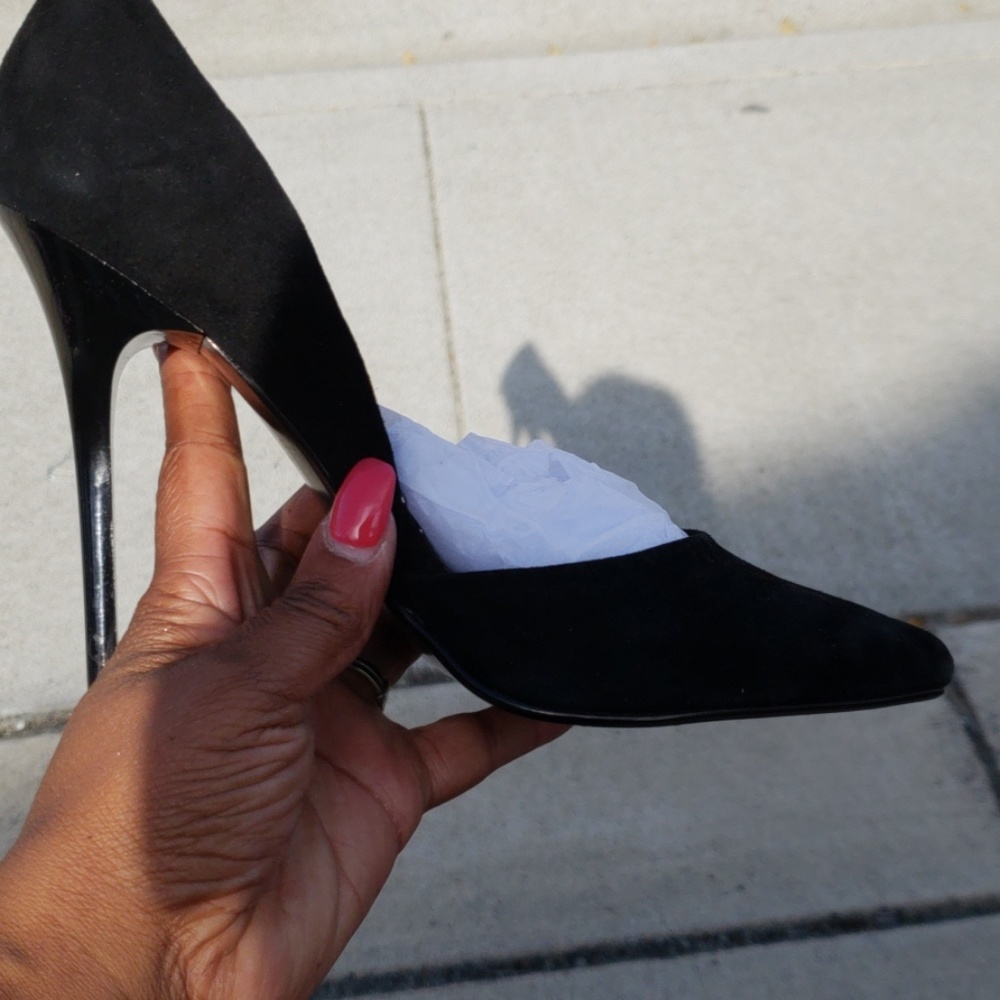 Black Steve madden suede heels
